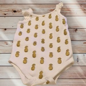 Hudson baby pineapple onesie size 6-9 months